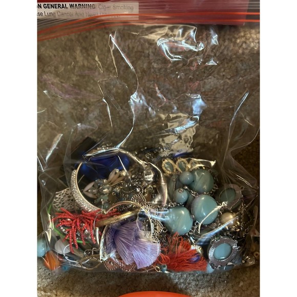 2.5lbs Of Jewelry For Repurpose lot - Picture 2 of 3